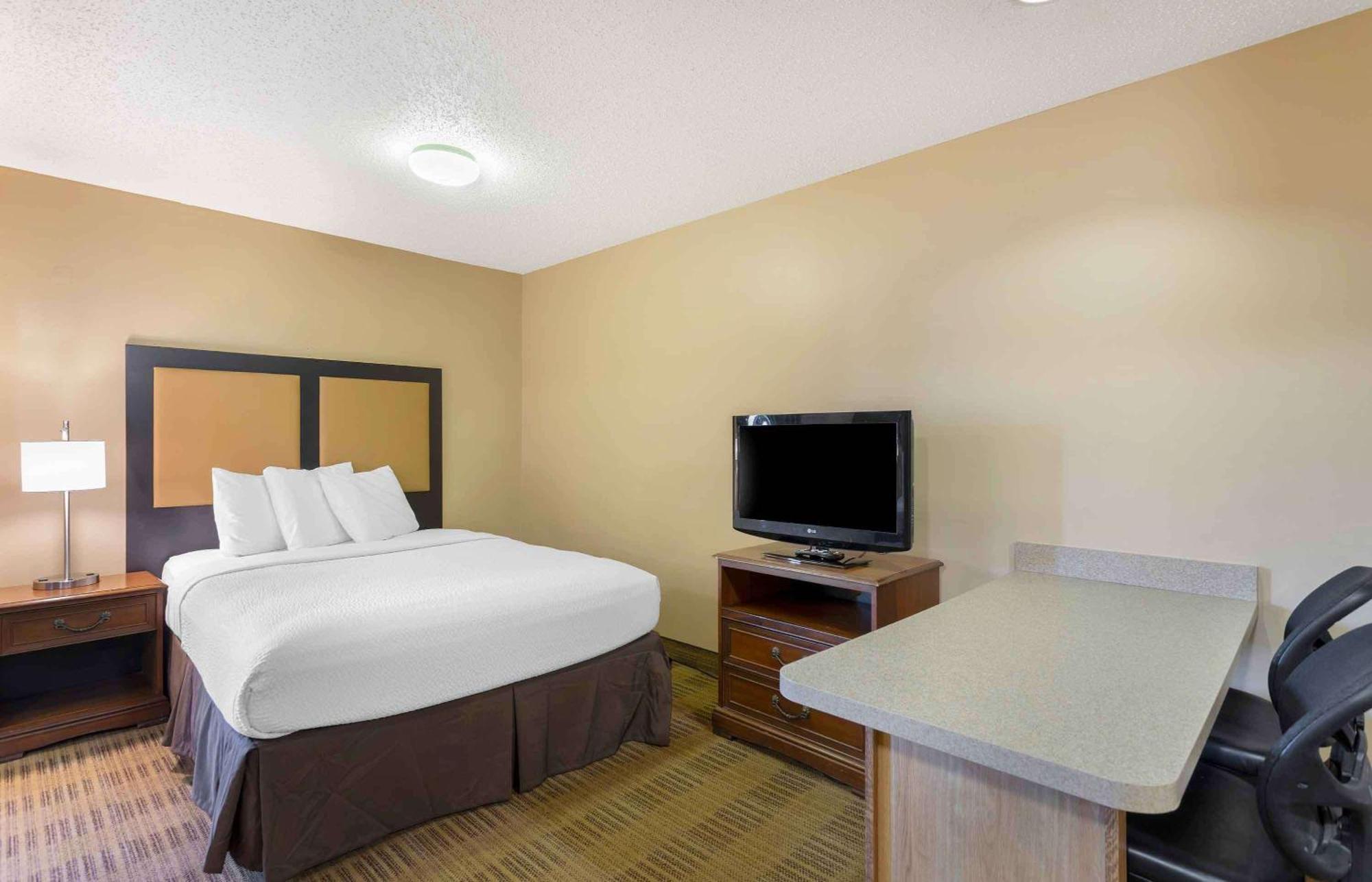Extended America - - Fossil Creek Hotel