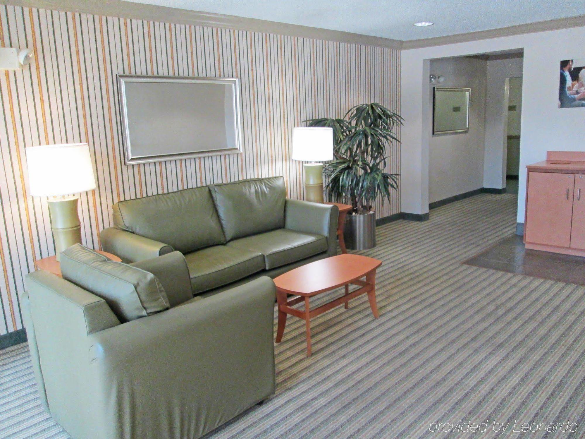 Extended America - - Fossil Creek Hotel